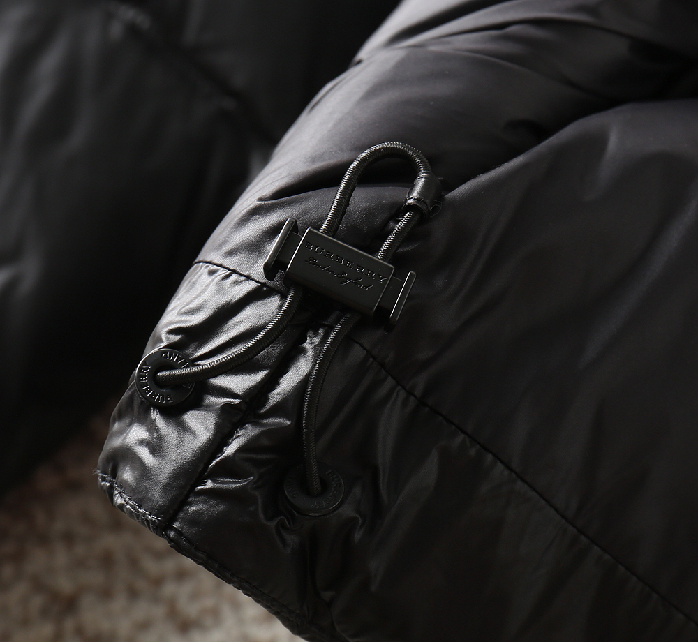 バーバリー「Burberry」秋冬 クイルティッドダウンジャケット