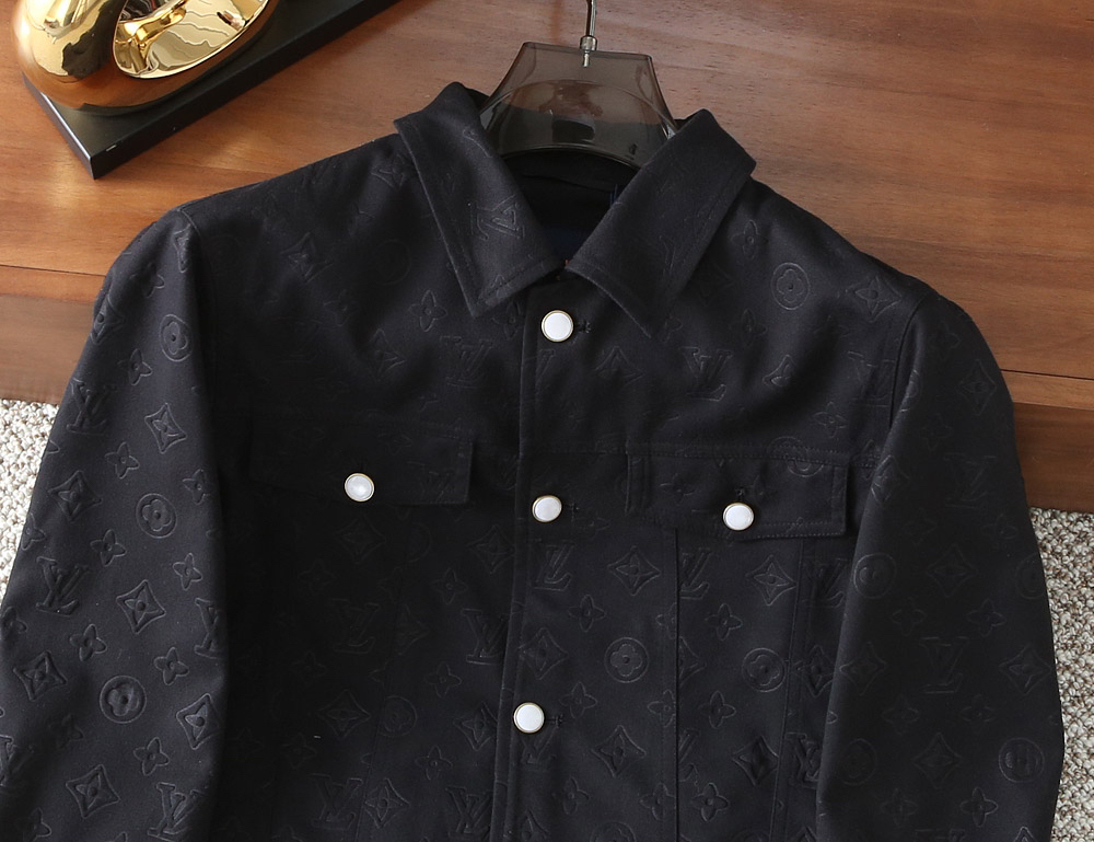 ルイ・ヴィトン「Louis Vuitton」秋冬コレクション クイルテッド ジャケット