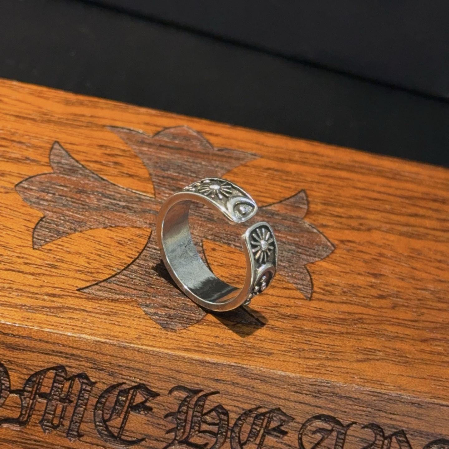 クロムハーツ「Chrome Hearts」クラシックヴィンテージ＆モダンリング - サイズ調整可能