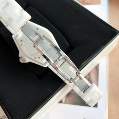 シャネル「Chanel」J12 キャリバー 33MM