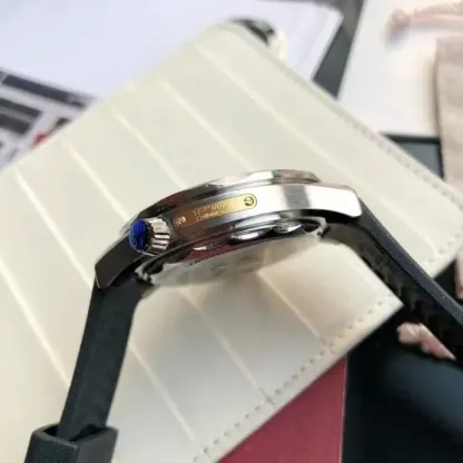 オメガ「Omega」海馬シリーズ プラネットオーシャン 42mm ダイバーズウォッチ