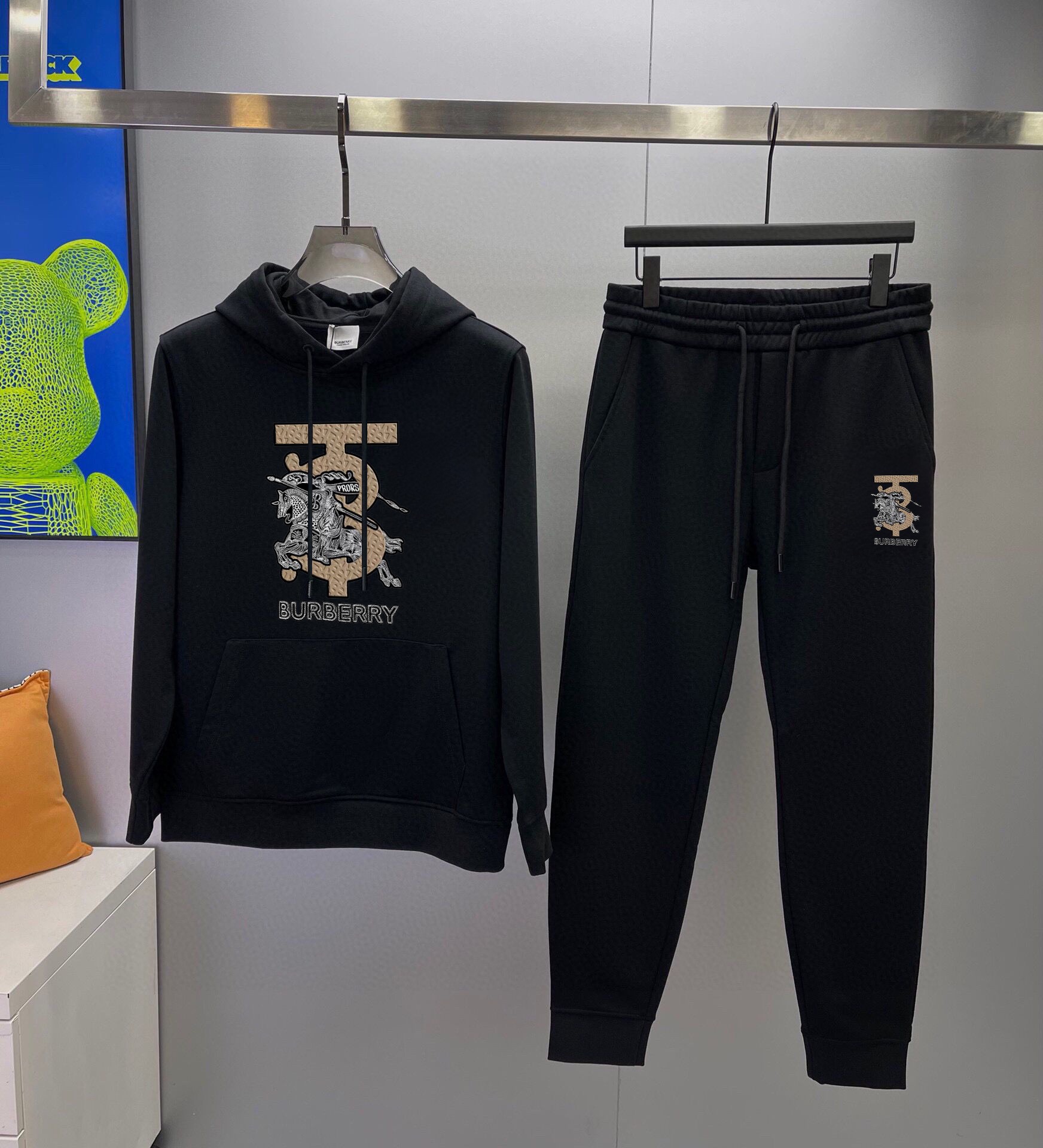 バーバリー「Burberry」2025年新作 爆売れスウェットスーツ