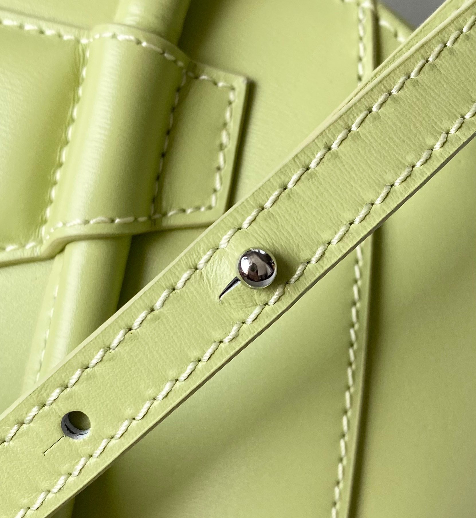 ジバンシィ「Givenchy」スモール アンティゴナ ボックスレザー バッグ