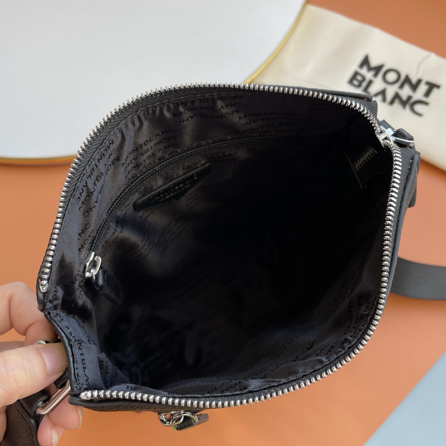 モンブラン 「Montblanc」モンブラン メッセンジャーバッグ MB1306 / ショルダーバッグ