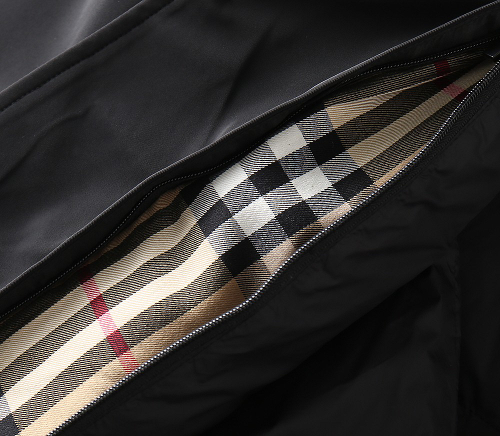 バーバリー「Burberry」秋冬 クイルティッドダウンジャケット