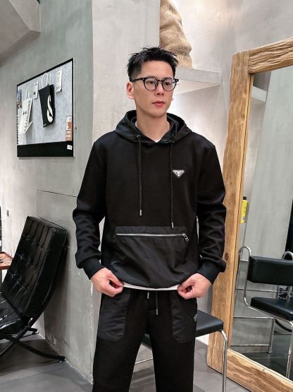 プラダ「Prada」秋冬 メンズ  カジュアルスポーツセット