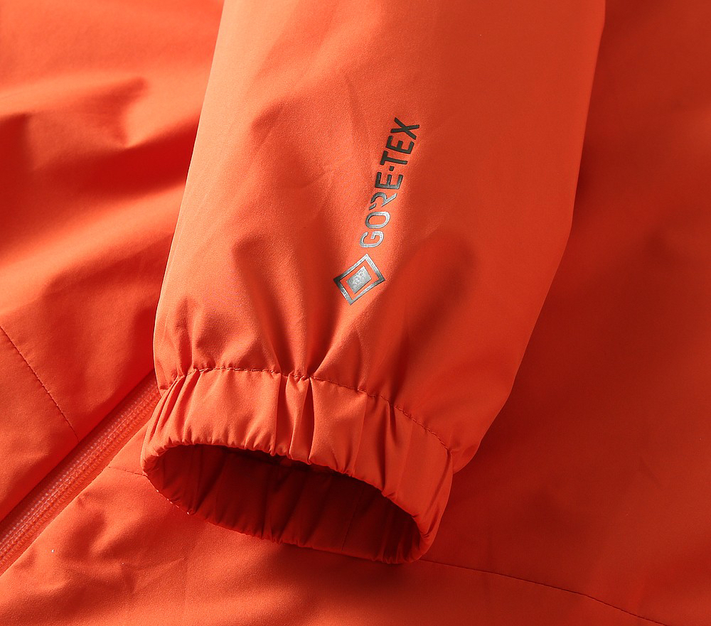 モンクレール「Moncler」秋のスタイル フード付きジャケット