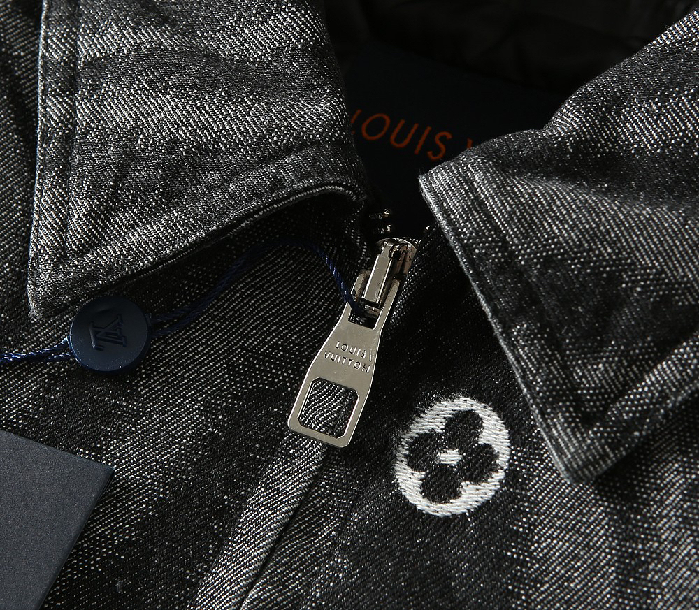 ルイ・ヴィトン「Louis Vuitton」秋冬コレクション ダウンジャケット