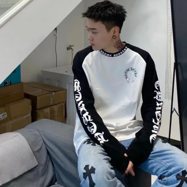 クロムハーツ「Chrome Hearts」おすすめ 大人らしい 目立つ 絶対後悔しない 日常 シンプル おしゃれ 長袖 Ｔシャツ