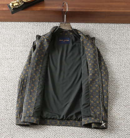 ルイ・ヴィトン「Louis Vuitton」秋冬コレクション クイルテッド ジャケット