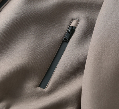 プラダ「Prada」秋冬 フード付きアウター