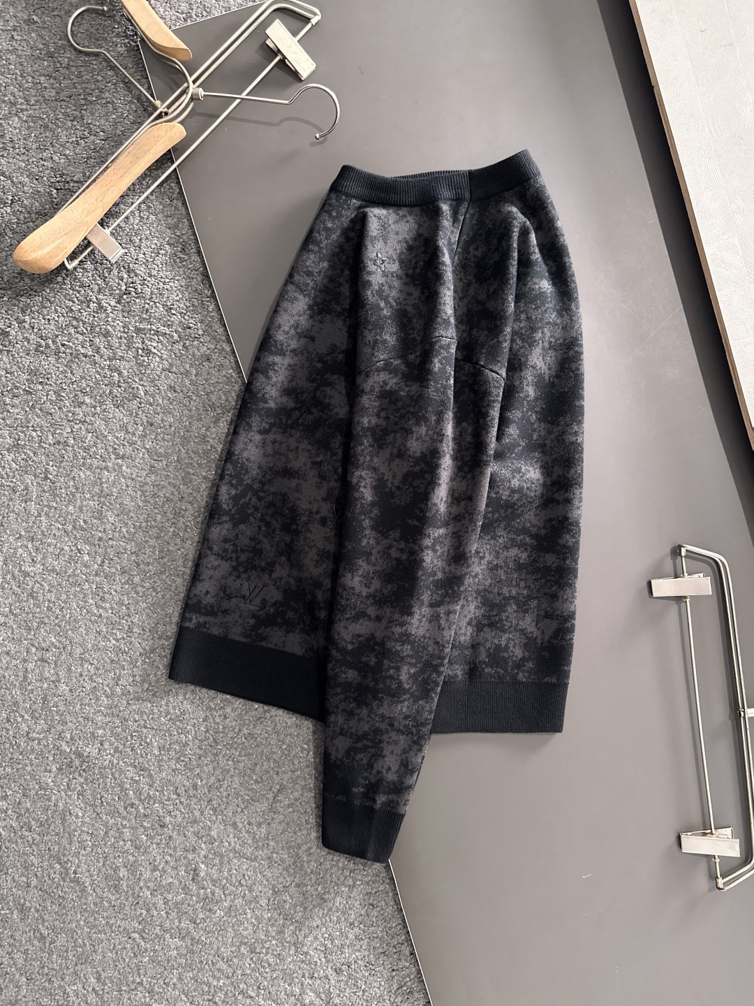 ルイ・ヴィトン「Louis Vuitton」秋冬 メンズ  クルーネックニット