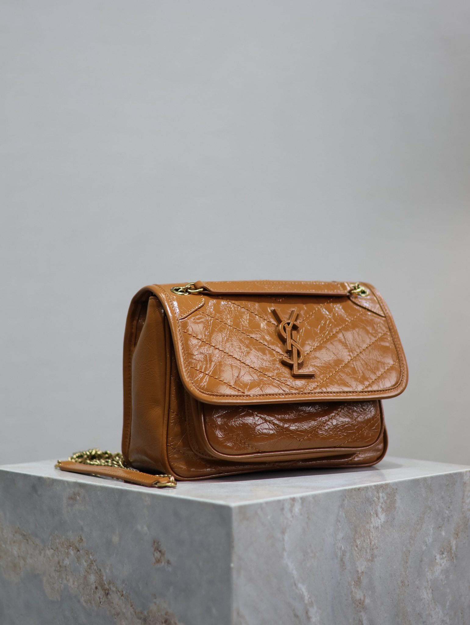 2026サンローラン「SAINT LAURENT NIKI チェーンショルダーバッグ（スモールサイズ）