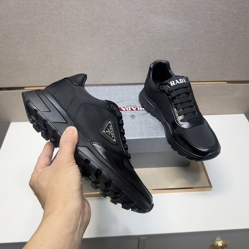 プラダ「Prada」プラダ プレミアムスニーカー (2026年春夏モデル) / レザースニーカー