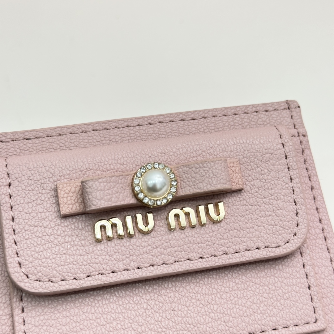 ミュウミュウ「Miu Miu」ミュウミュウ カーフスキン マルチウォレット 5237 / コンパクトウォレット