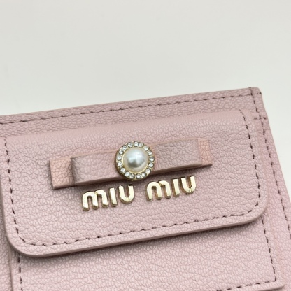 ミュウミュウ「Miu Miu」ミュウミュウ カーフスキン マルチウォレット 5237 / コンパクトウォレット