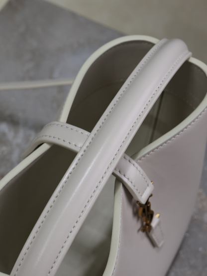 2026サンローラン「Saint Laurent LE 37 ミニ スムースカーフレザー バケツバッグ