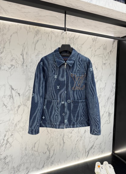 ルイ・ヴィトン「Louis Vuitton」秋冬コレクション ダウンジャケット