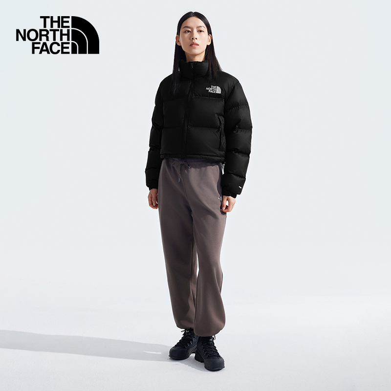 The North Face ICON Nuptse レディース ショート丈 ホワイトグースダウンジャケット。撥水加工済みで、冬季の新作です