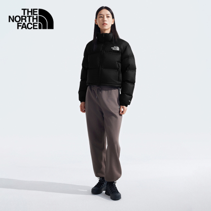 The North Face ICON Nuptse レディース ショート丈 ホワイトグースダウンジャケット。撥水加工済みで、冬季の新作です