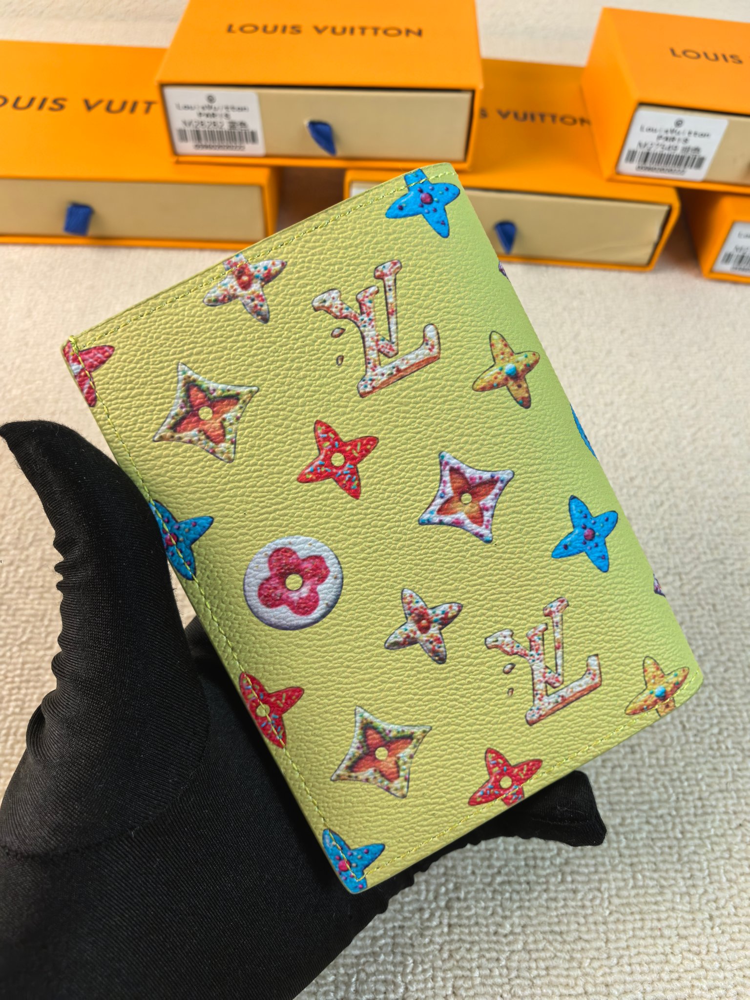 ルイ・ヴィトン「Louis Vuitton」ルイ・ヴィトン パスポートカバー Monogram Donuts M28281 / パスポートケース