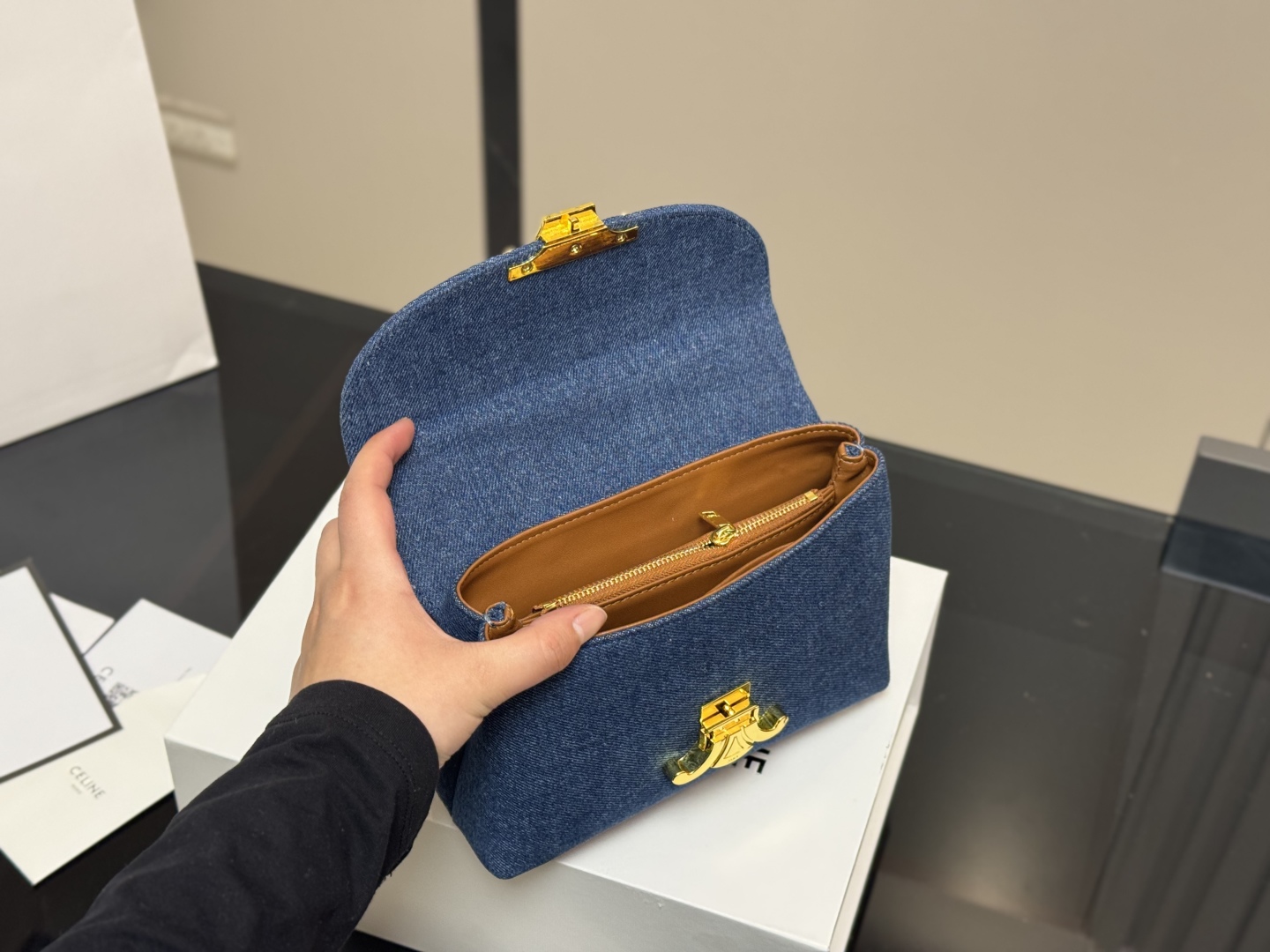 セリーヌ(Celine)TEEN NINOデニムのハンドバッグ