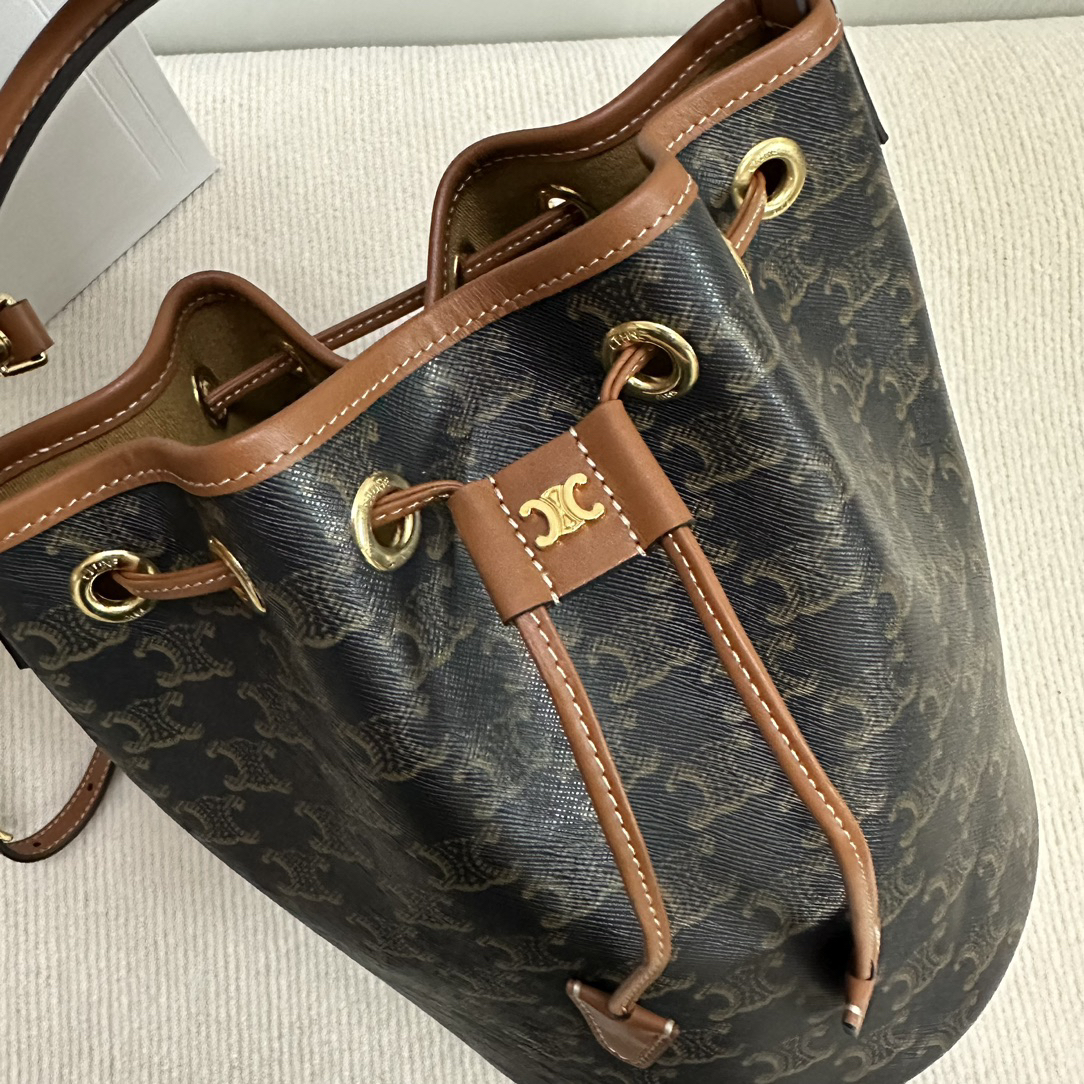 セリーヌ(Celine)ティーン クララ バッグ / トリオンフキャンバス＆カーフスキン