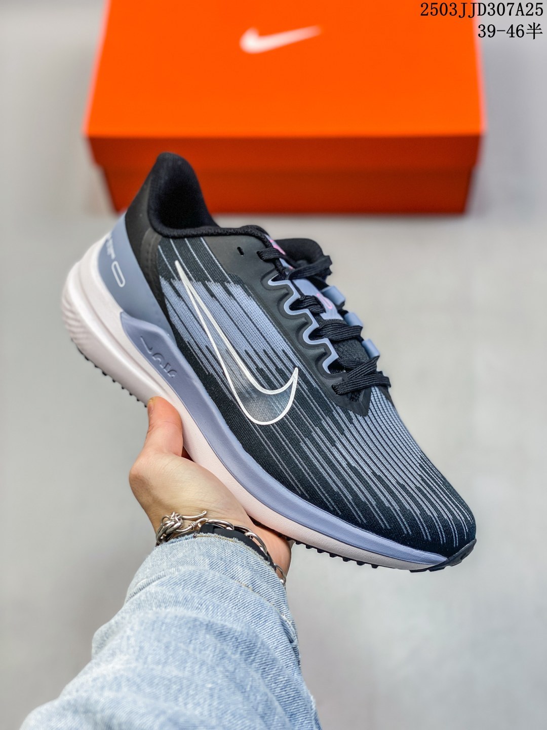 ナイキ「Nike」ク ロー カジュアルスニーカー