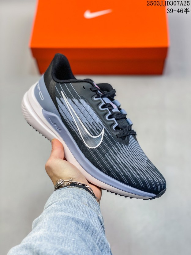 ナイキ「Nike」ク ロー カジュアルスニーカー