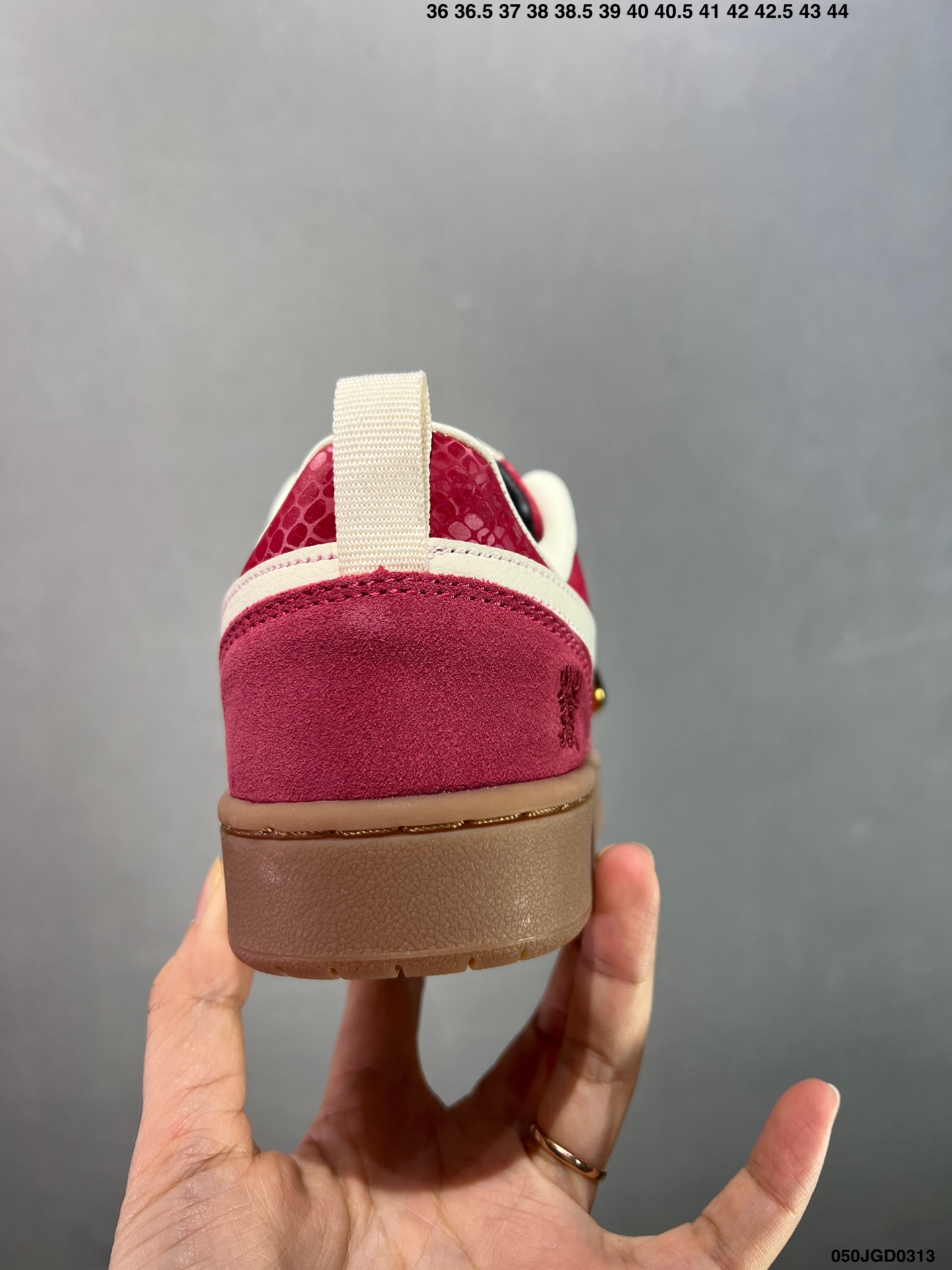 ナイキ「Nike」ク ロー カジュアルスニーカー