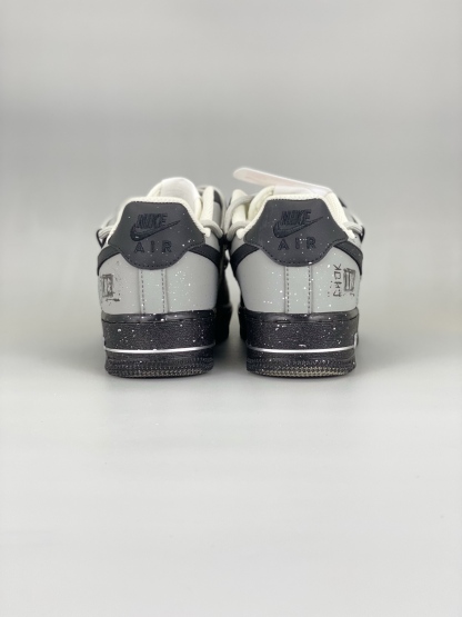 ナイキ「Nike」AIR FORCE 1 LOW '07 スペーステーマ ハンドペイント スニーカー-ISETAN PRESTIGE CURATED