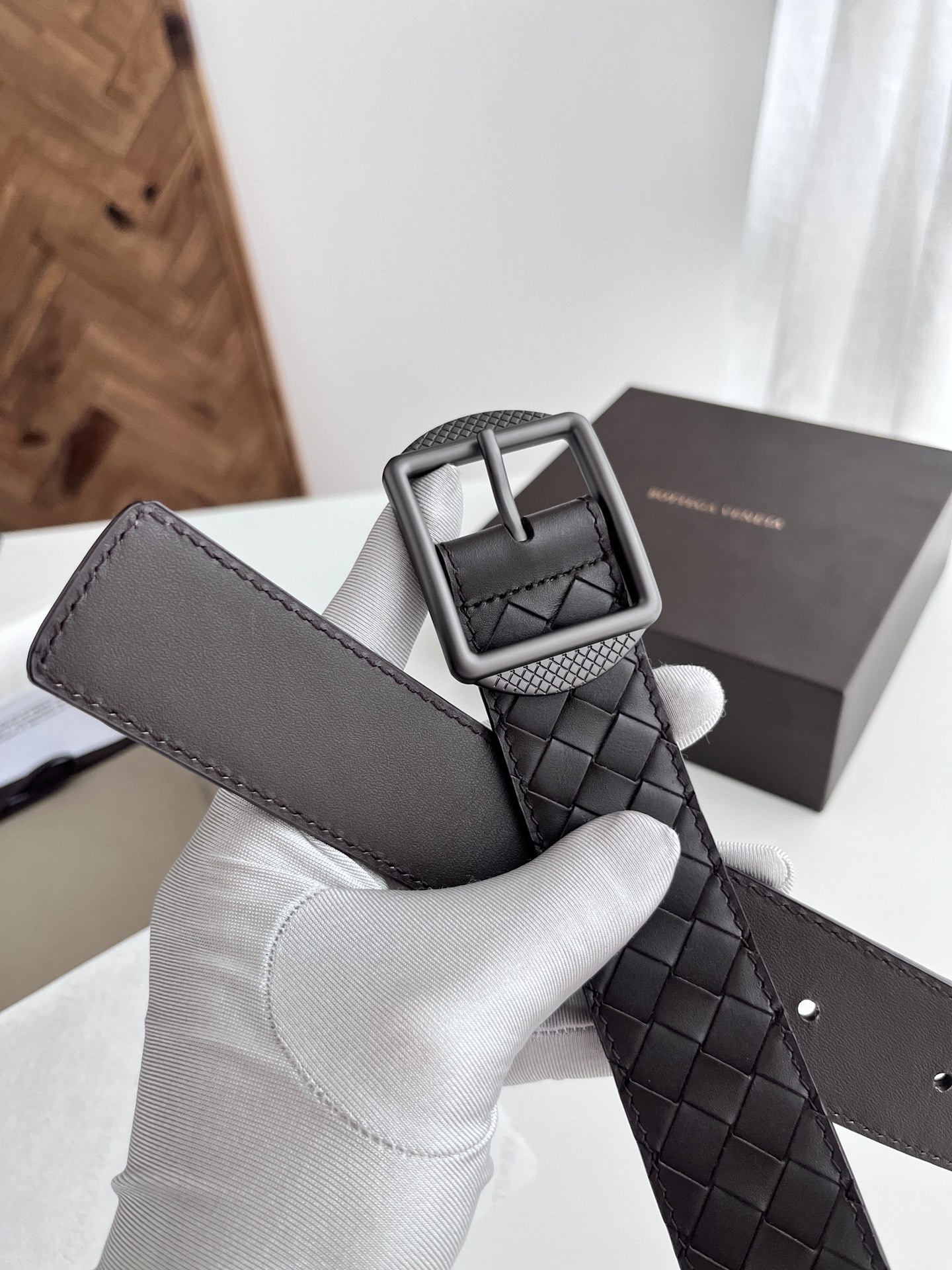 ボッテガ・ヴェネタ「Bottega Veneta」イントレチャート リバーシブル ベルト