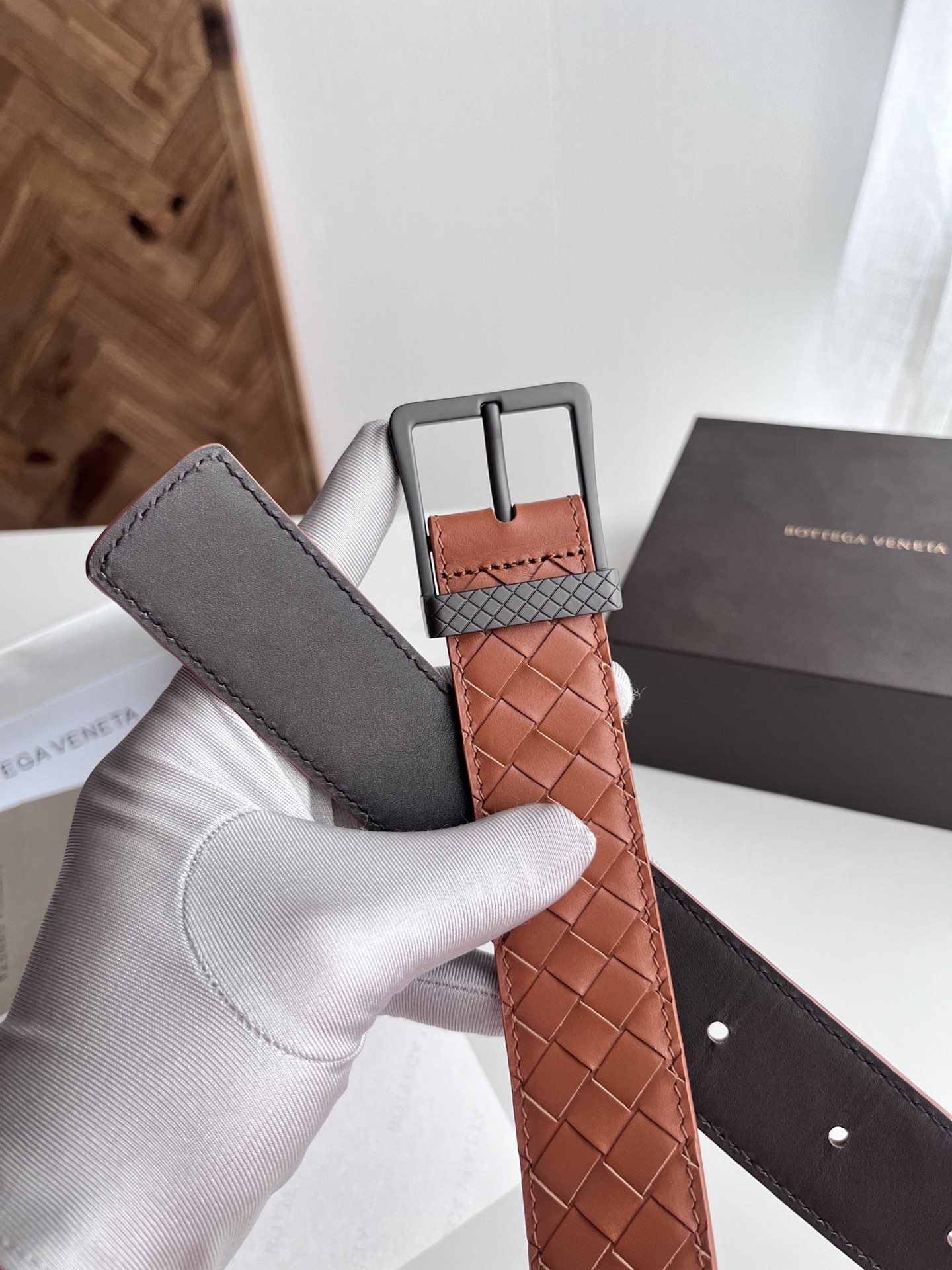 ボッテガ・ヴェネタ「Bottega Veneta」イントレチャート リバーシブル ベルト