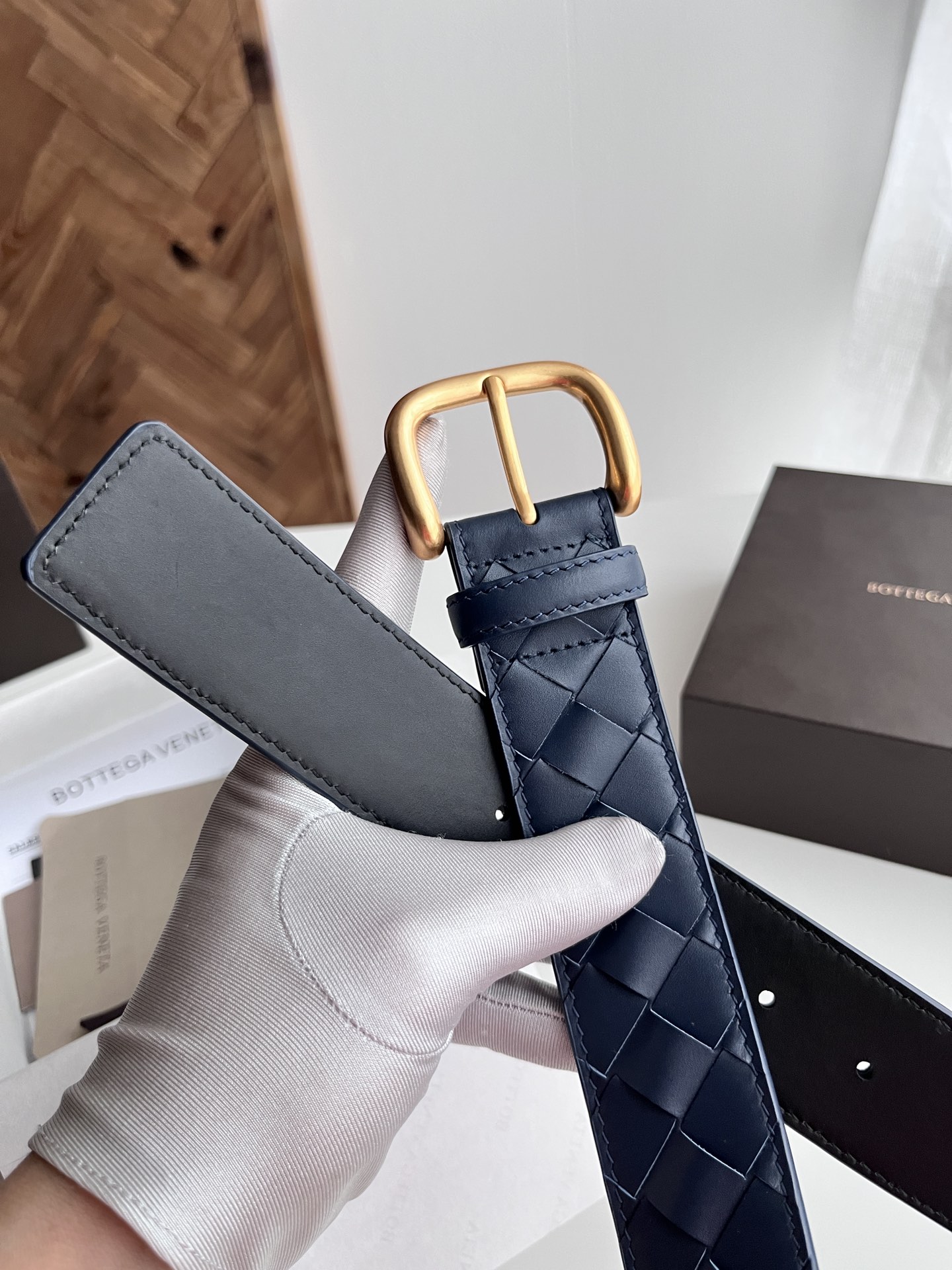 ボッテガ・ヴェネタ「Bottega Veneta」イントレチャート リバーシブル ベルト