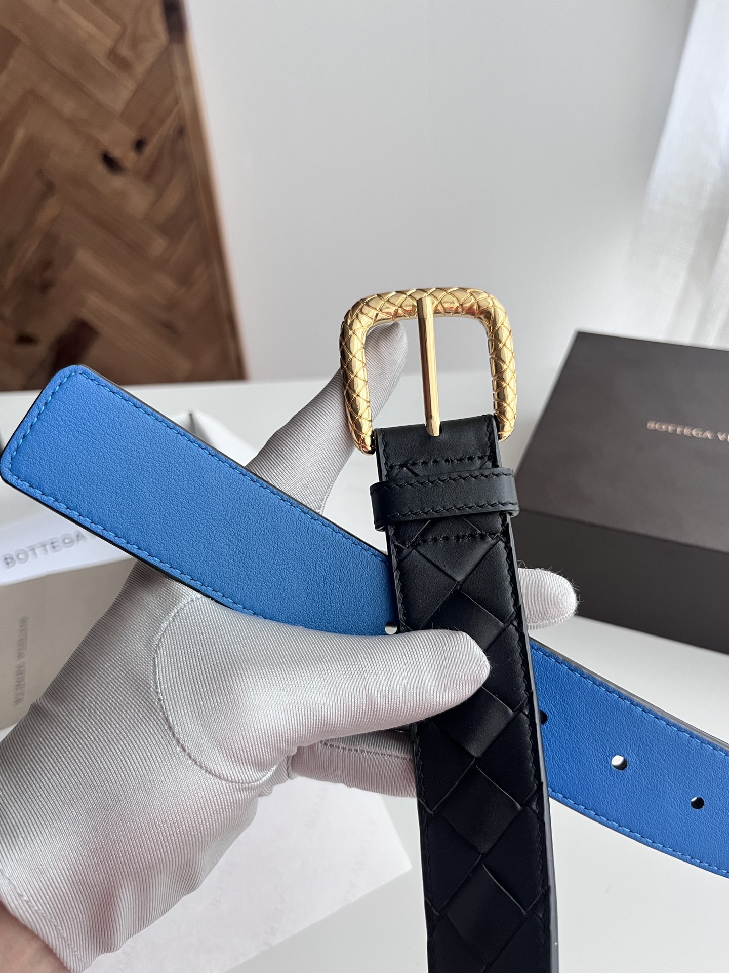 ボッテガ・ヴェネタ「Bottega Veneta」イントレチャート リバーシブル ベルト