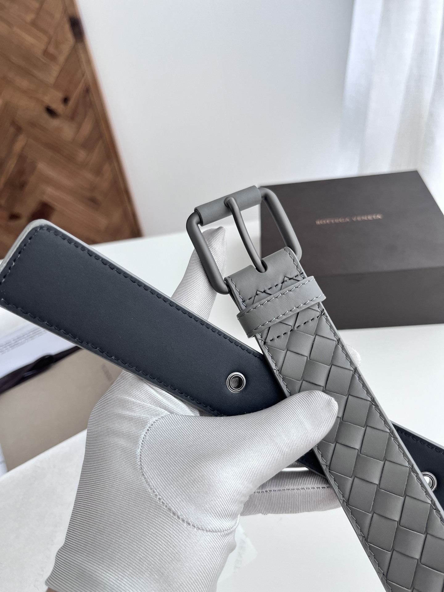 ボッテガ・ヴェネタ「Bottega Veneta」イントレチャート リバーシブル ベルト