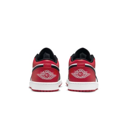 ナイキ「Nike」 エアジョーダン1 ロー ブラックトゥ スニーカー