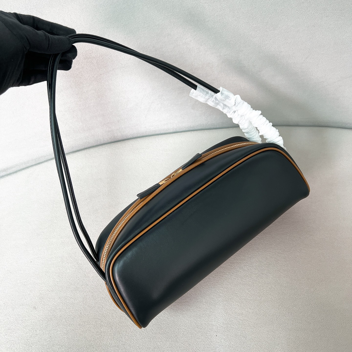 プラダ「Prada」 2025 ボウリングバッグ