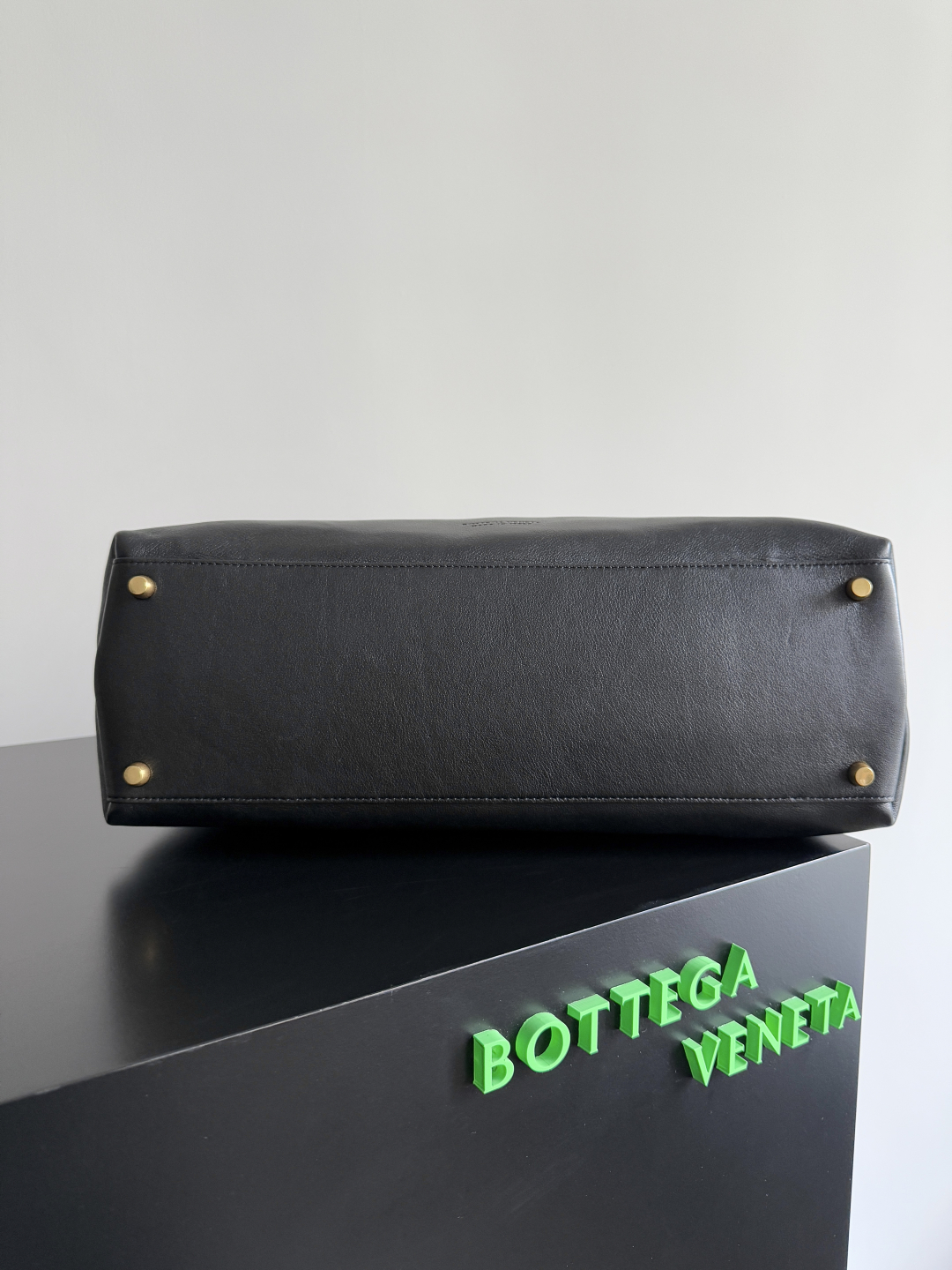 ボッテガ・ヴェネタ「Bottega Veneta」ボッテガ ヴェネタ チャオ チャオ レザートートバッグ