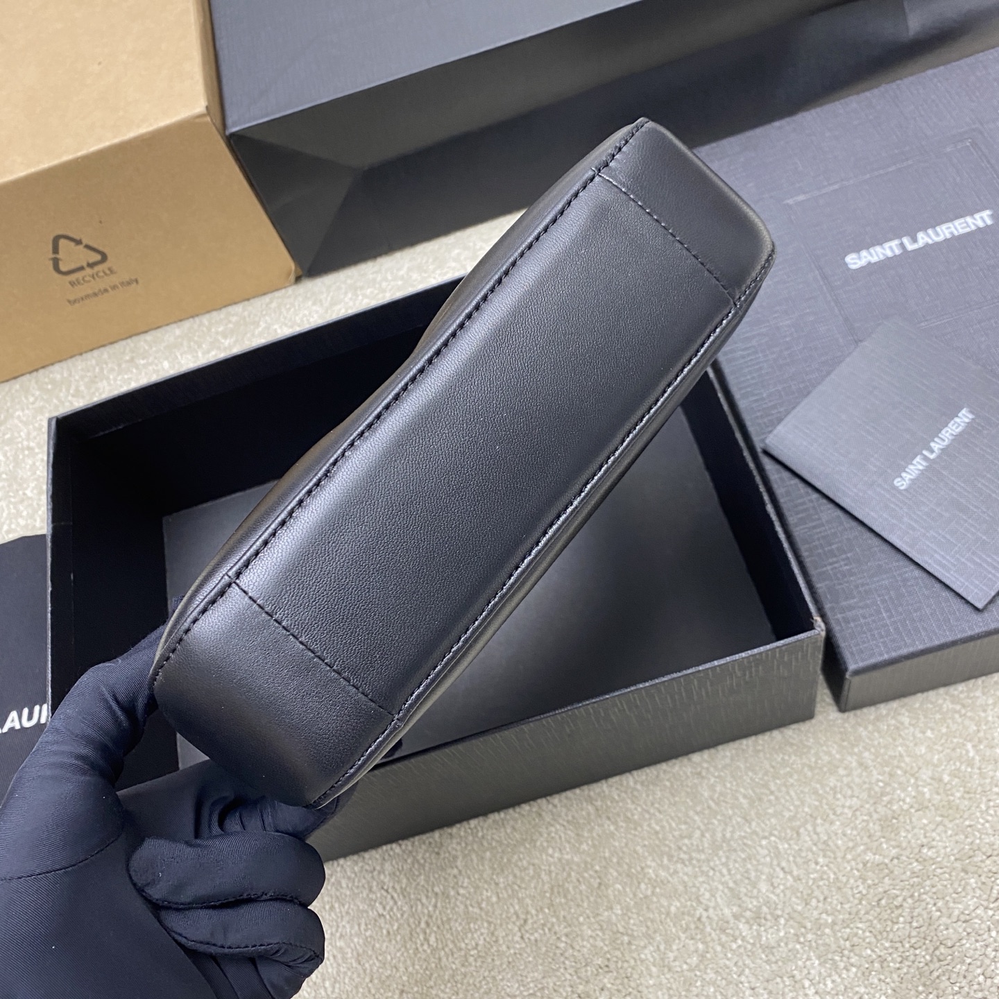 サンローラン「Saint Laurent」CALYPSO ミニ エンボスド ラムスキン バッグ