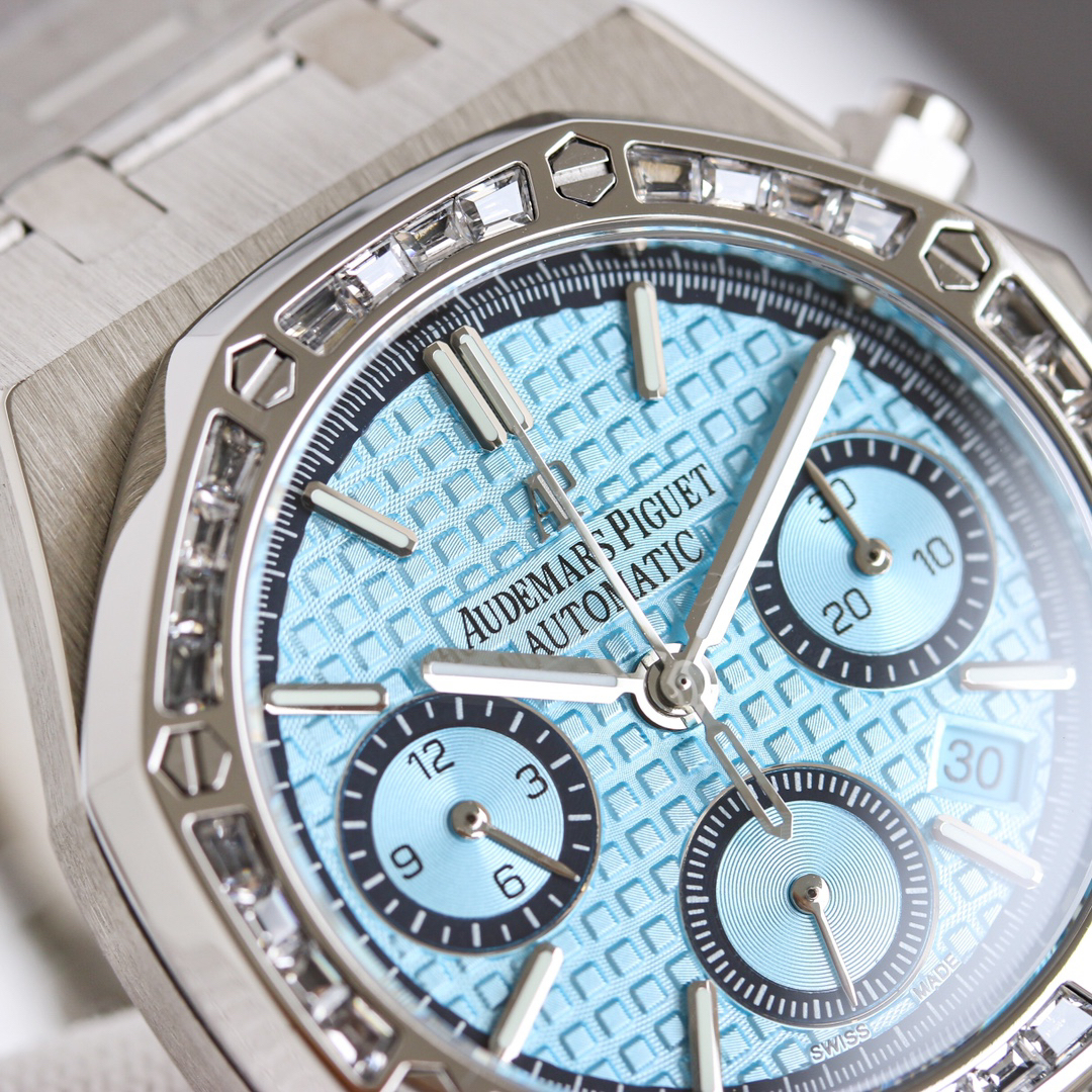 オーデマピゲ［Audemars Piguet］ロイヤルオーク 26715BC メンズ 腕時計40MM