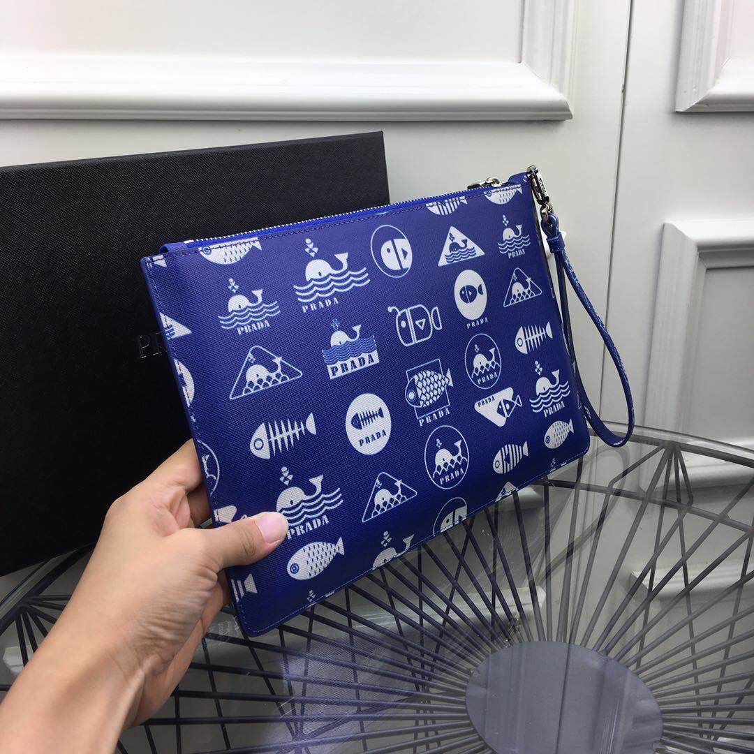 プラダ「Prada」サフィアーノレザー ハンドクラッチ