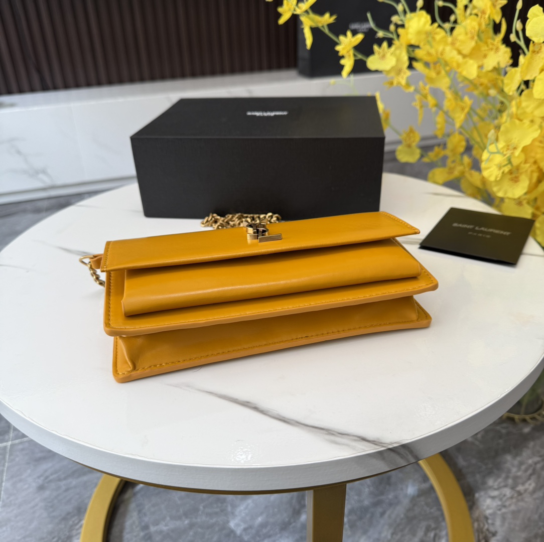 サンローラン「Saint Laurent」SUNSET BOX レザー クラッチバッグ