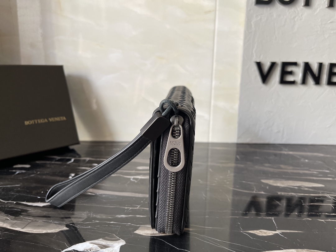 ボッテガ・ヴェネタ「Bottega Veneta」イントレチャート ザッパー ウォレット