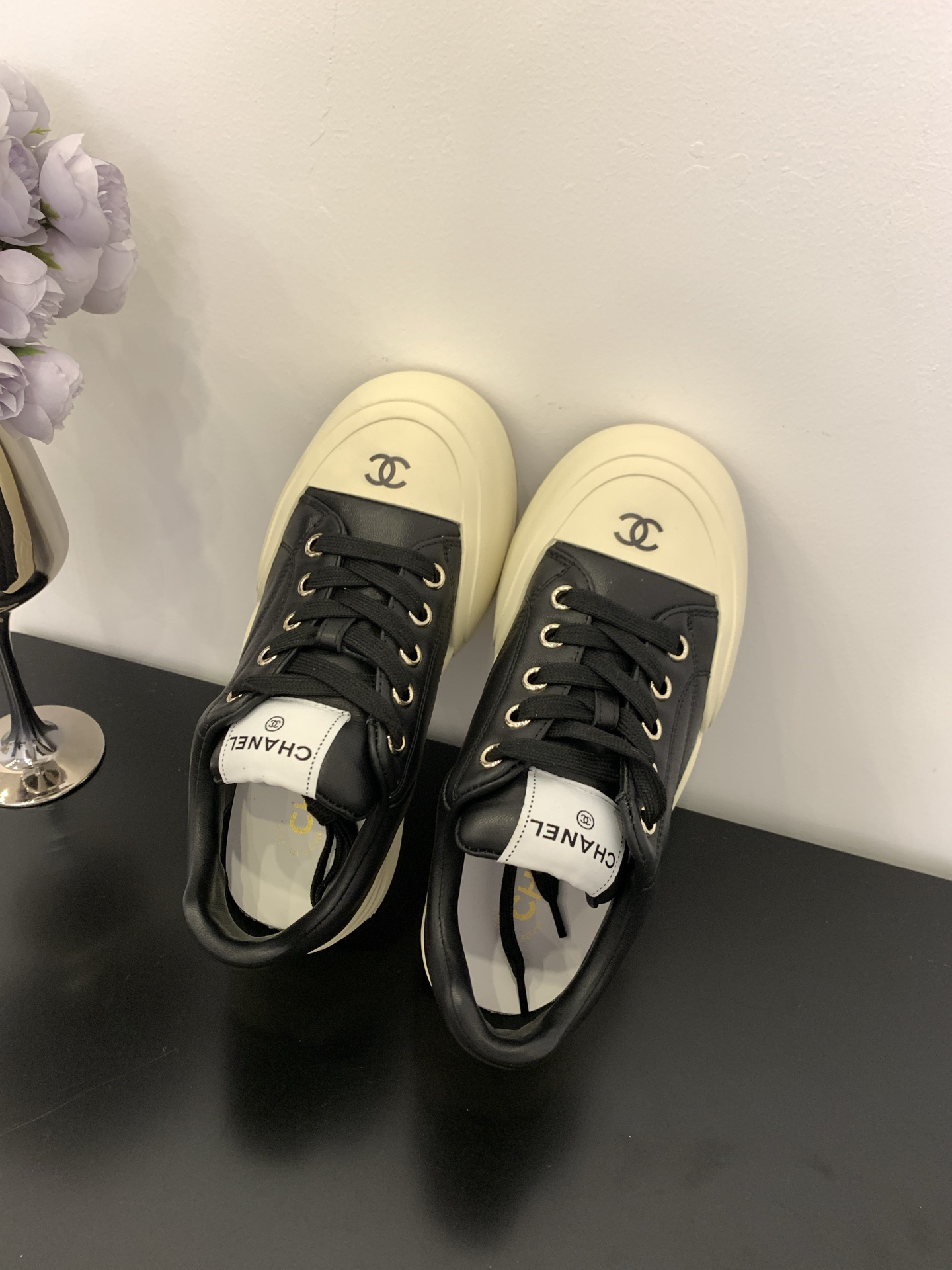 シャネル［Chanel］25C デッキシューズ パンダカラー スニーカー-ISETAN PRESTIGE CURATED