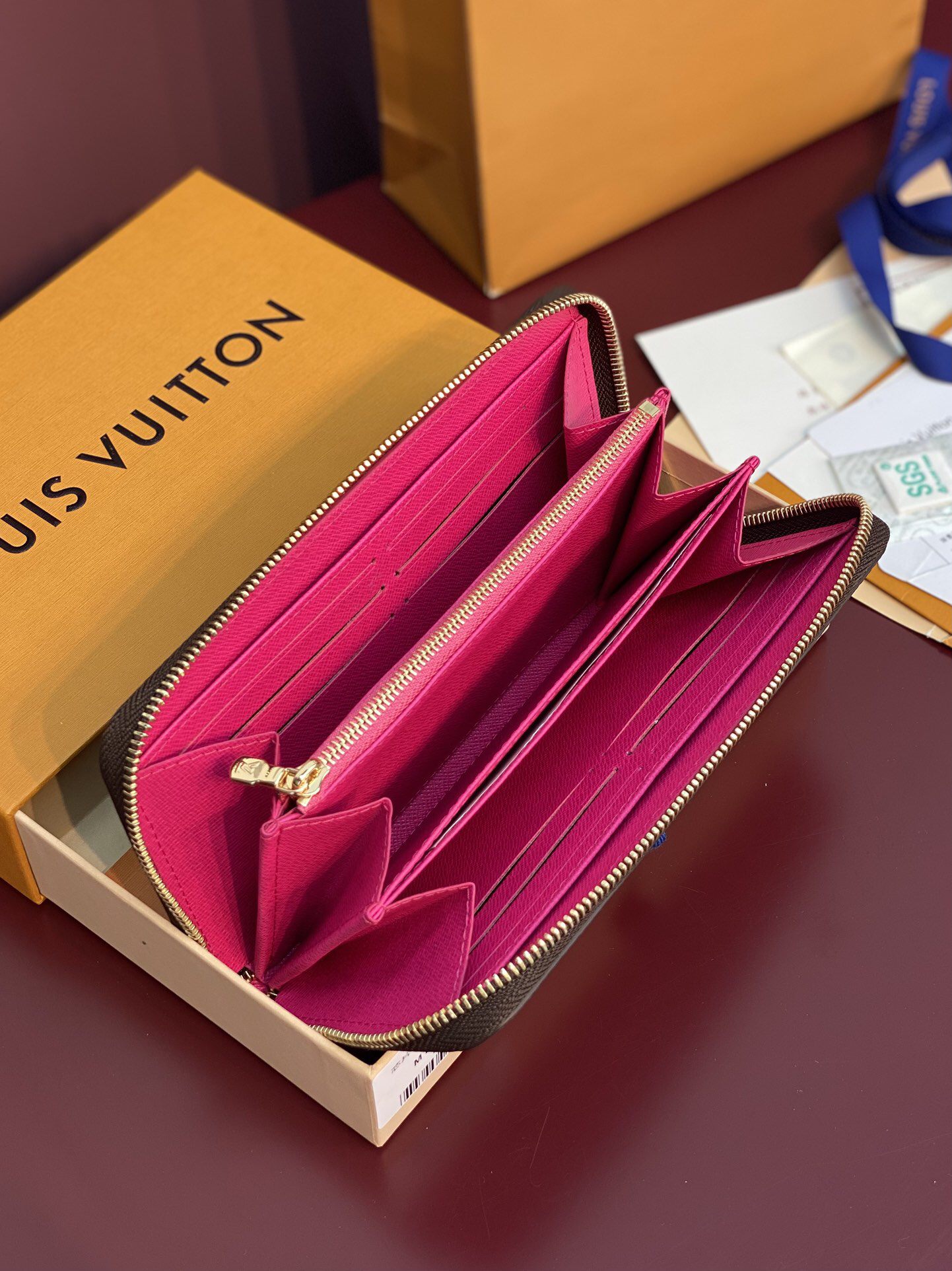 ルイ・ヴィトン「Louis Vuitton」LV × TM ジッピー･ウォレット