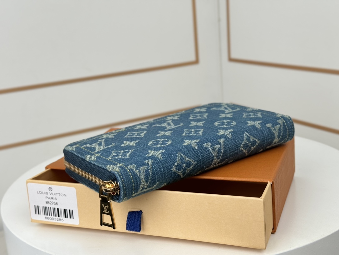 ルイ・ヴィトン「Louis Vuitton」モノグラム デニム ジップ ウォレット