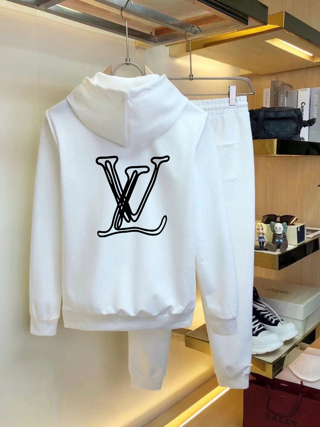 ルイ・ヴィトン「Louis Vuitton」2025年新作 爆売れスウェットスーツ