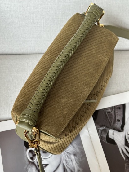 ロエベ「Loewe」秋冬 オリーブグリーン トランペット牛革 Puzzle ハンドバッグ