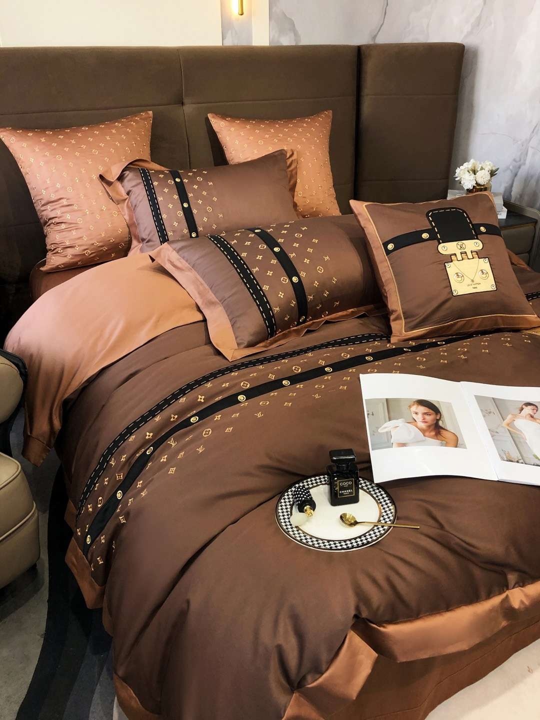 ルイ・ヴィトン「Louis Vuitton」プレミアムコットン ゴールド＆シルバー刺繍 4点セット